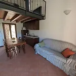 Schoenes Ferienhaeuschen Chiara In Ruhiger Lage Fuer Max 4 Personen Mit Pool * Olzano