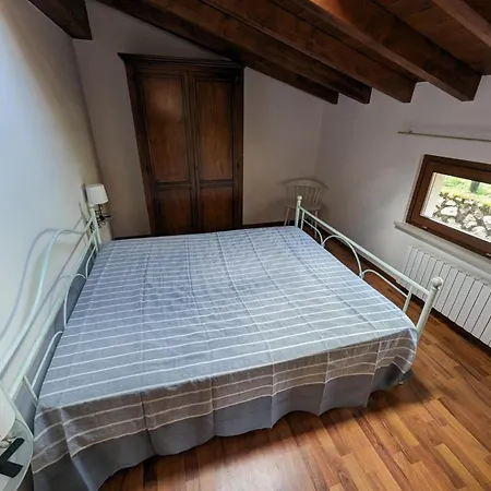 Schoenes Ferienhaeuschen Chiara In Ruhiger Lage Fuer Max 4 Personen Mit Pool דירה Olzano