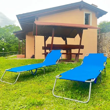 Schoenes Ferienhaeuschen Chiara In Ruhiger Lage Fuer Max 4 Personen Mit Pool *