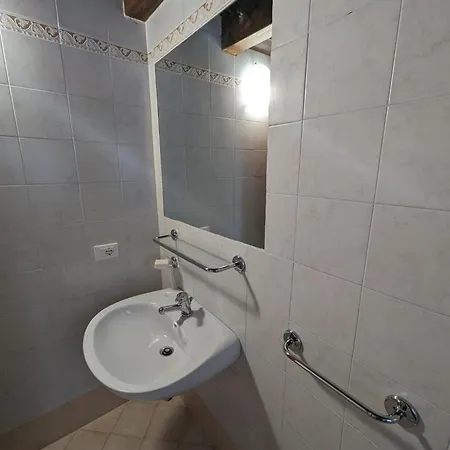 公寓 Schoenes Ferienhaeuschen Chiara In Ruhiger Lage Fuer Max 4 Personen Mit Pool