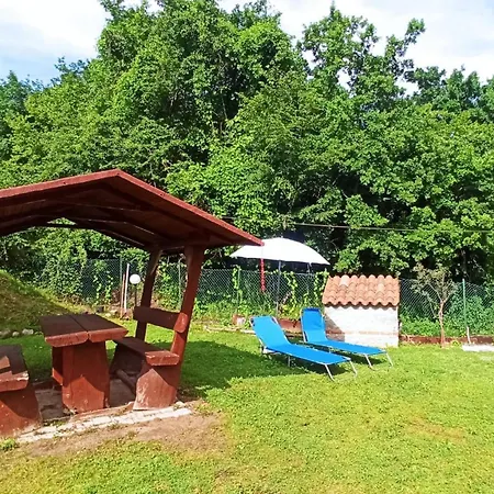 Schoenes Ferienhaeuschen Chiara In Ruhiger Lage Fuer Max 4 Personen Mit Pool * Olzano